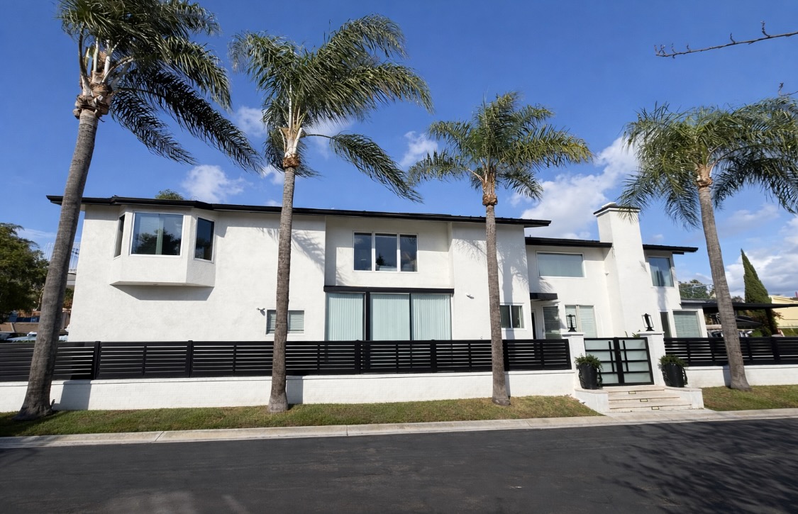 Stucco & Fence Refresh — after